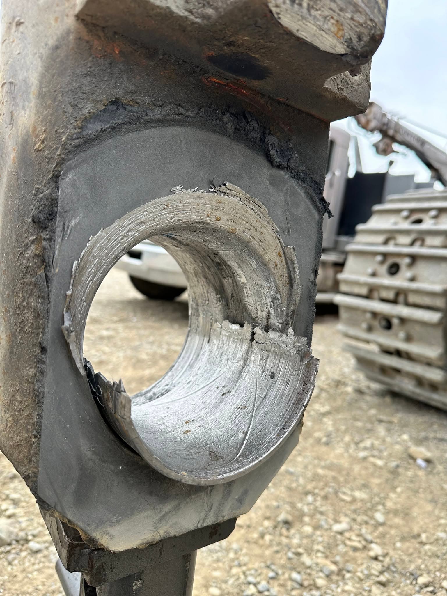 Realizacja Prometal Serwis – tulejowanie maszyn przemyslowych wybity otwor